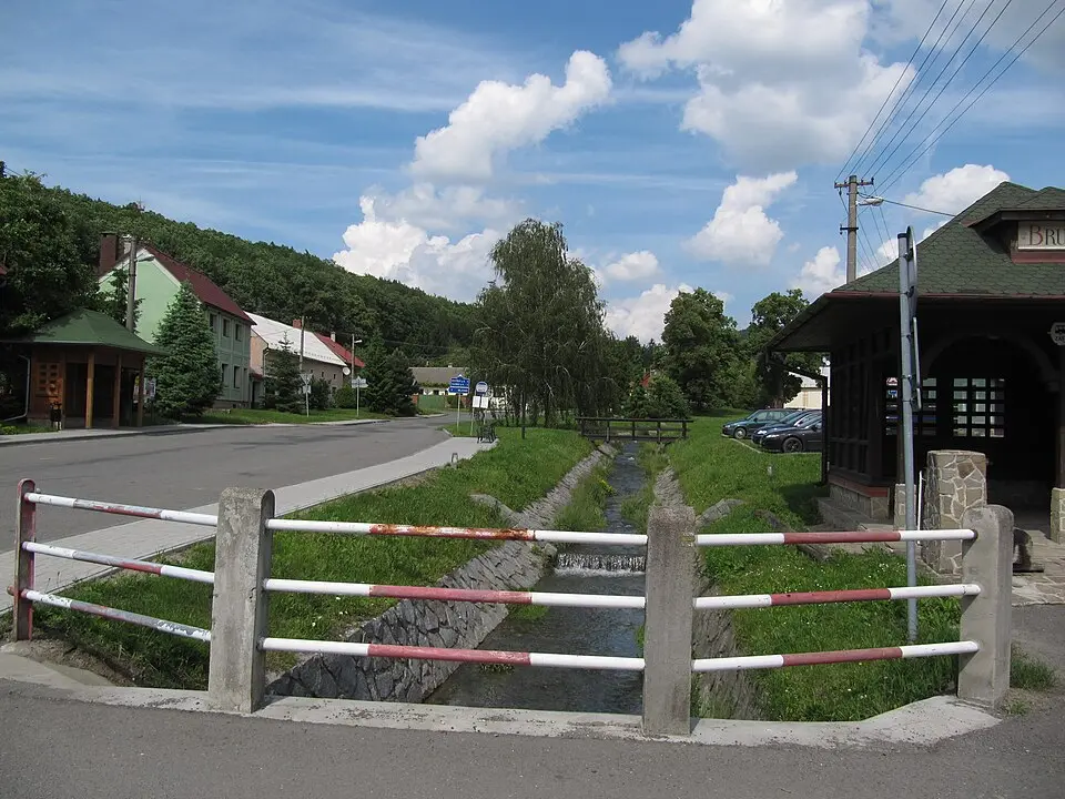 Obrázek: Palickap · CC BY-SA 3.0 Brusné