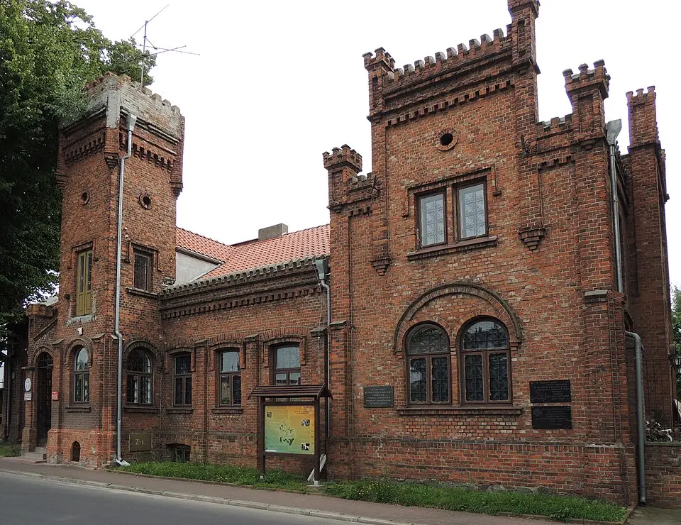 Zespół pałacyku (ob. Muzeum Regionalne)