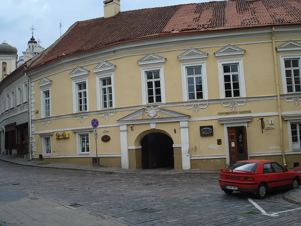 Bžostovskių rūmai