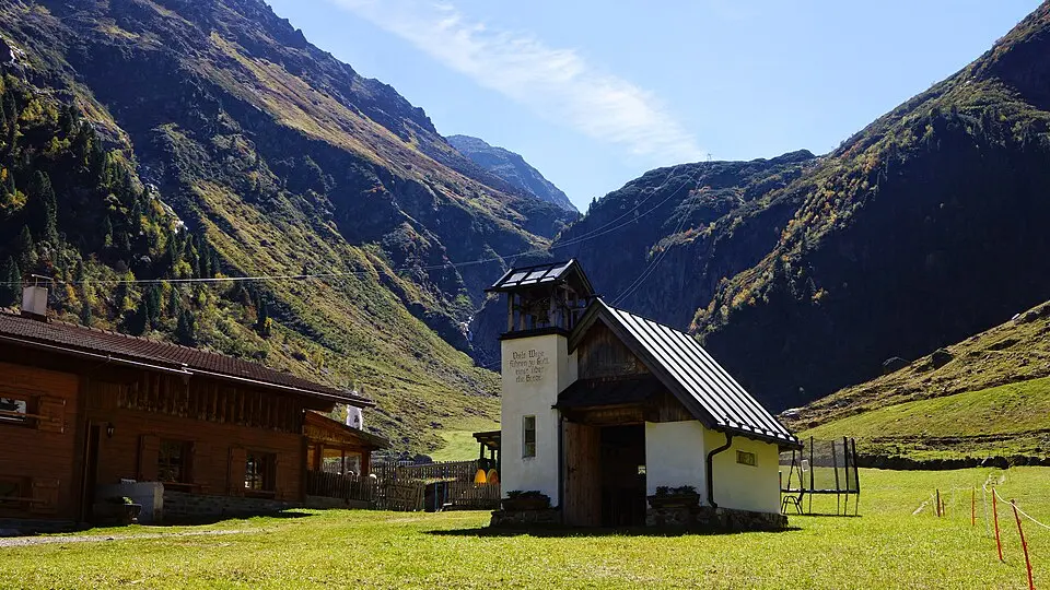 Slika: FkMohr · CC BY-SA 3.0 DE Kapelle bei der Bsuchalm