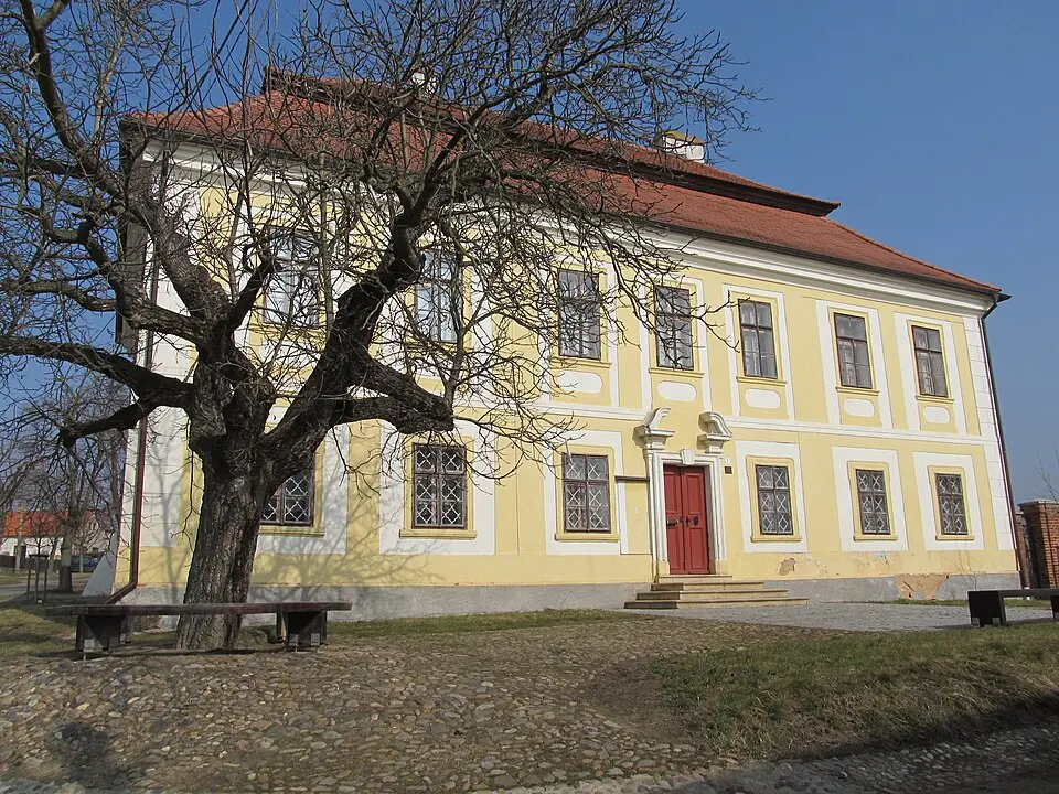 Bušovický zámek