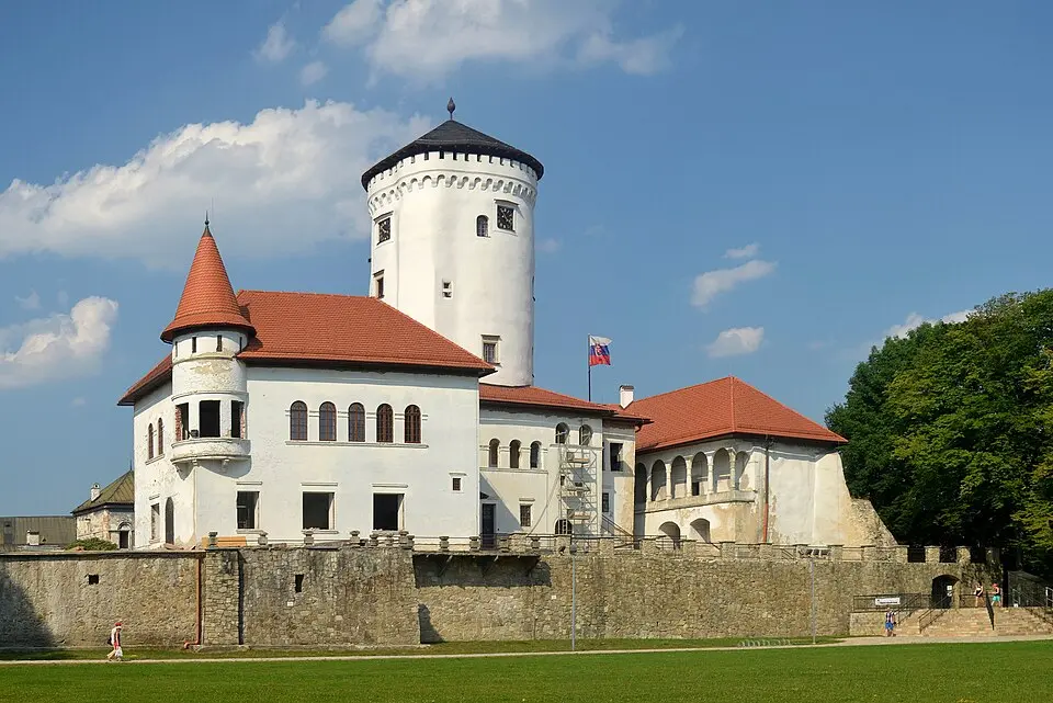 Bild: Pudelek · CC BY-SA 4.0 Schloss Budatín