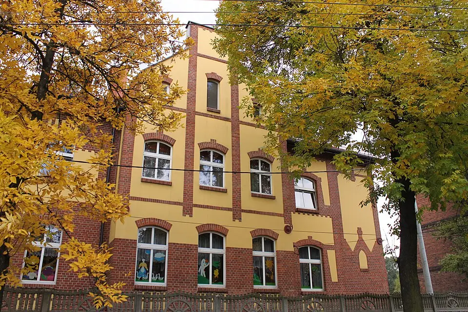 Budynek klasztoru Domu Zakonnego Zgromadzenia Sióstr Świętej Elżbiety (obecnie przedszkole)