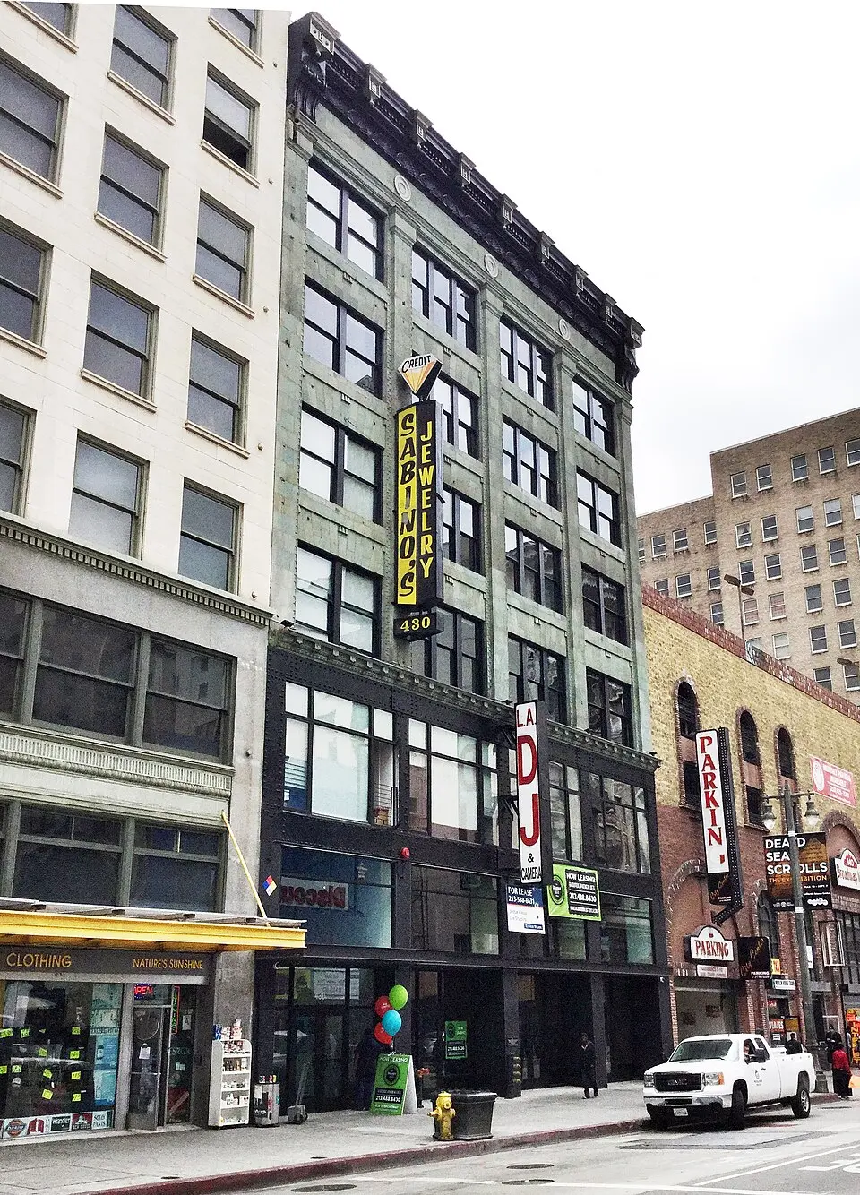 Image: user:schmausschmaus · Public domain Bumiller Building
