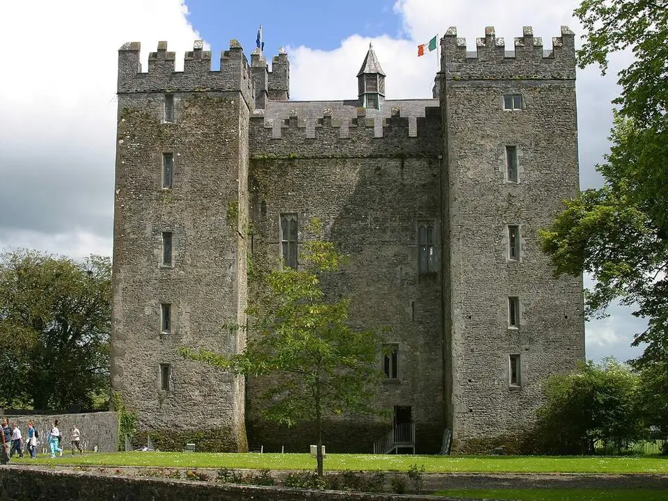 Obrázek: Jon Sullivan · Public domain Bunratty Castle