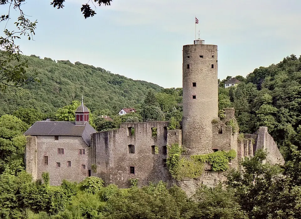 Image: Johannes Robalotoff · CC BY-SA 2.0 DE Burg Eppstein