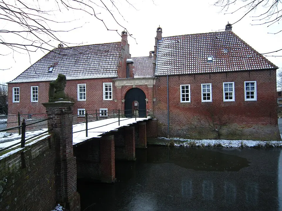 Image: Dickelbers · CC BY-SA 3.0 Burg Hinta