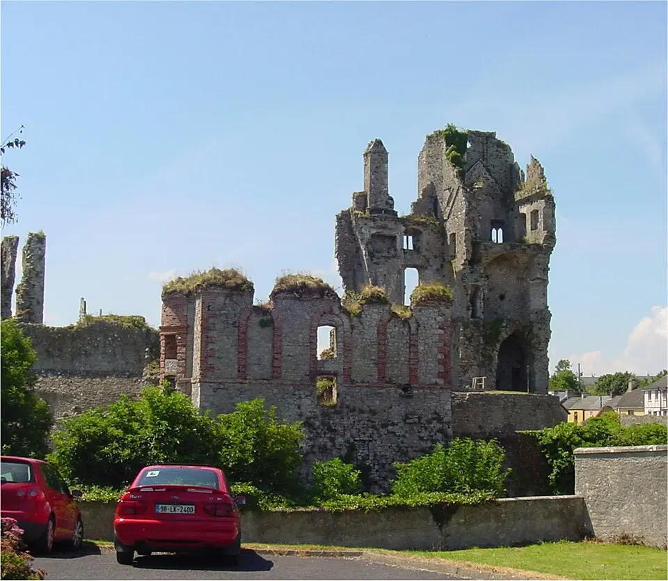 Wikimedia Commons · Public domain Askeaton Castle