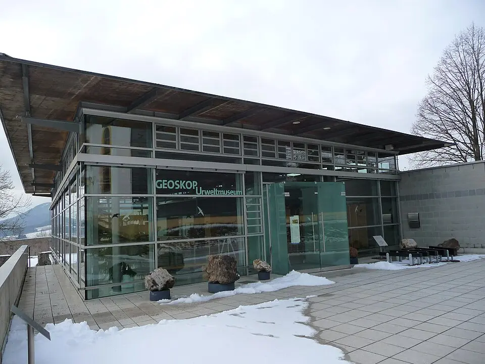 Bild: 3268zauber · CC BY-SA 3.0 GEOSKOP Urweltmuseum