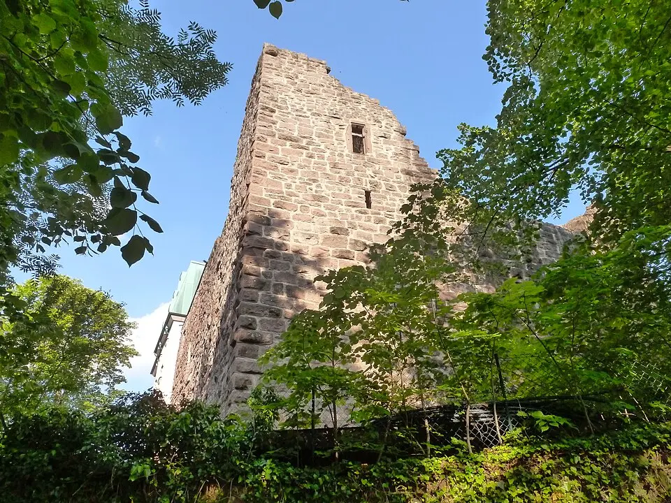 Obrázok: Paralacre · CC0 Burgruine Weißenstein (Rabeneck)