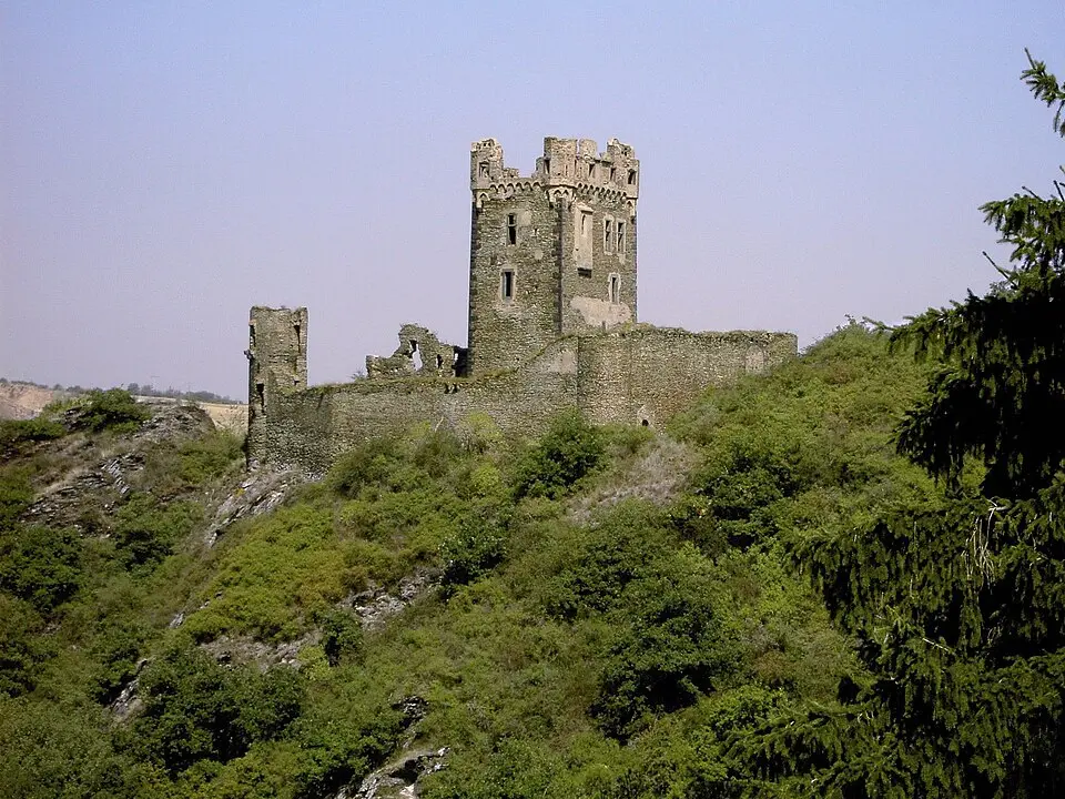 Bild: Labradormix at German Wikipedia · Public domain Burg Wernerseck