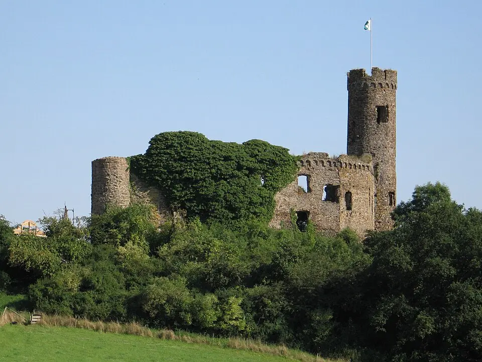 Obrázek: Johannes Robalotoff · CC BY-SA 3.0 DE Burg Ardeck