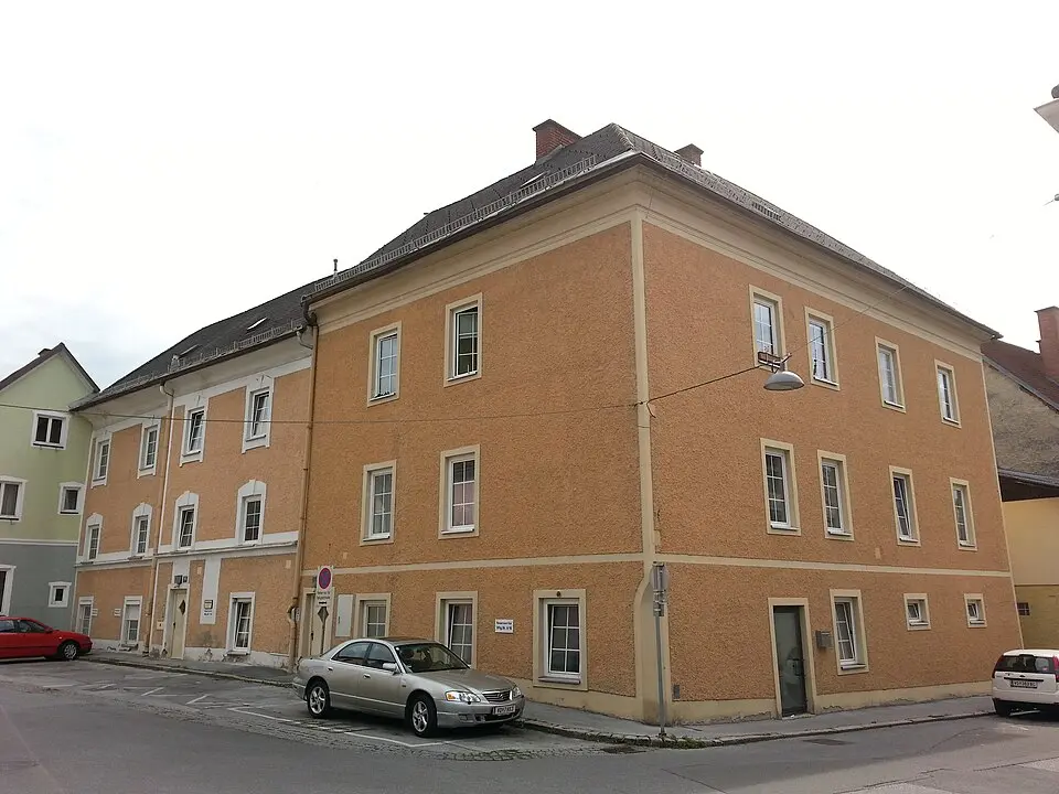 Slika: Liuthalas · CC BY-SA 3.0 AT Wohnhaus, ehem. Bürgerspital mit Annenkirche