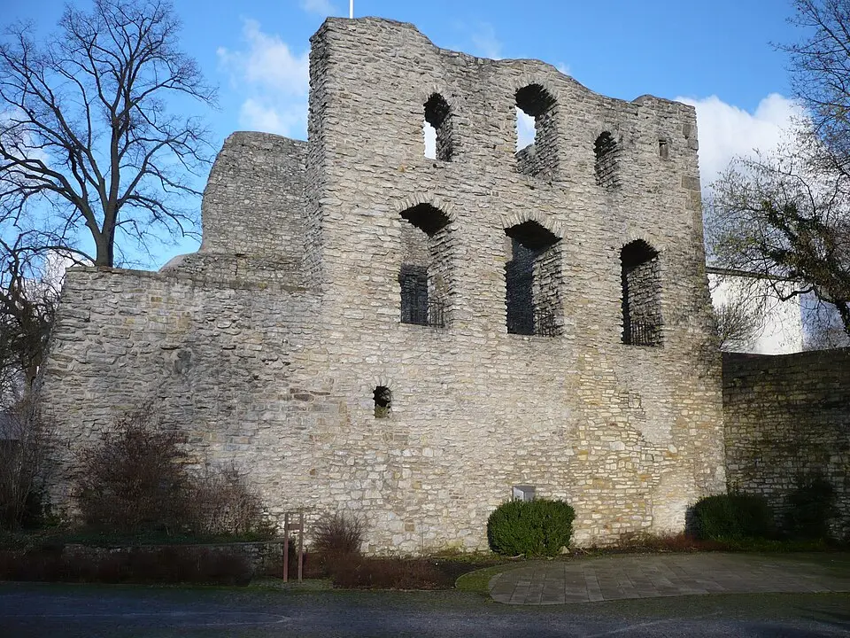 Obrázek: Eddi · CC BY 2.0 Burg Lippspringe