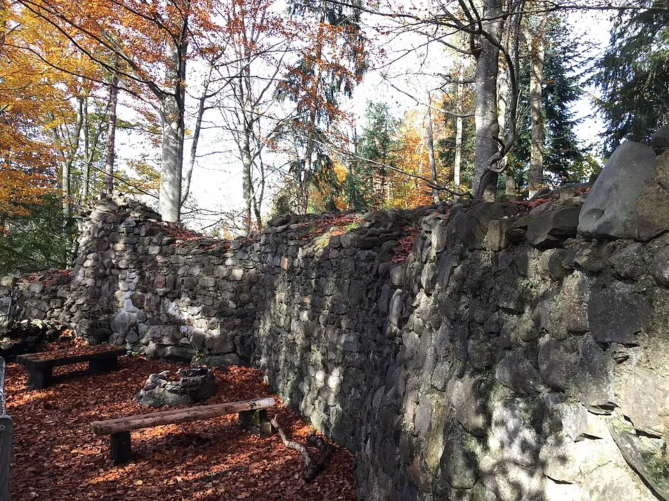 Oberfeld / Helfenberg, mittelalterliche Burgruine