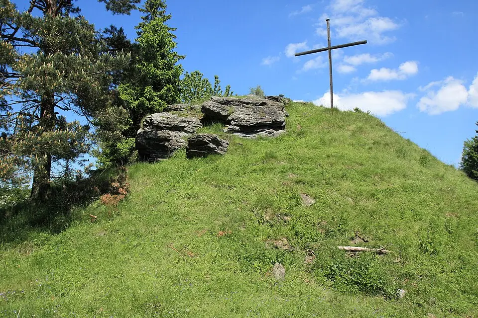 Slika: Sven-121 · Public domain Burgstall Altenschneeberg