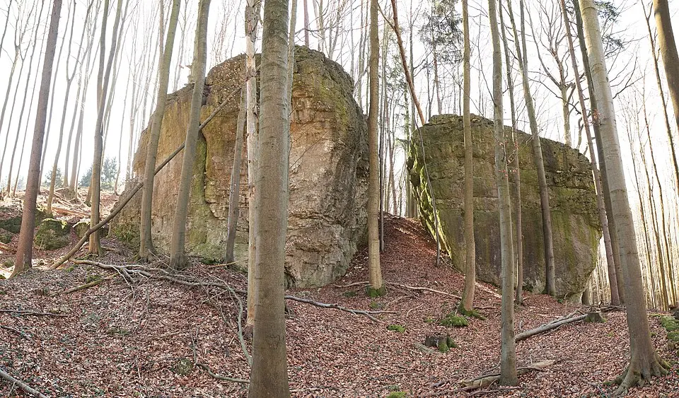 Bild: Sven-121 · CC0 Burgstall Hienberg