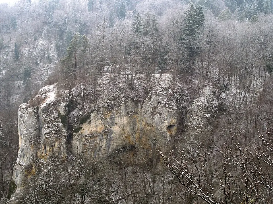 Image: Joachim Haller · CC BY 3.0 Burgstall Stein