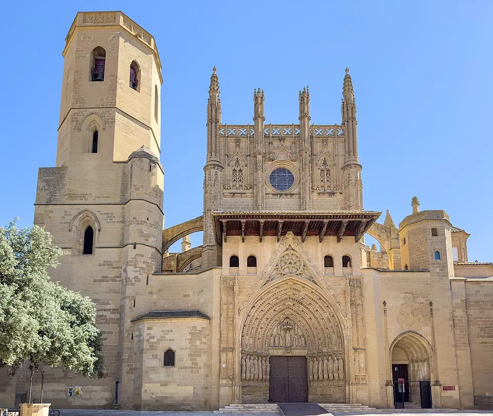 Image: Kent Wang · CC BY-SA 4.0 cathédrale de Huesca