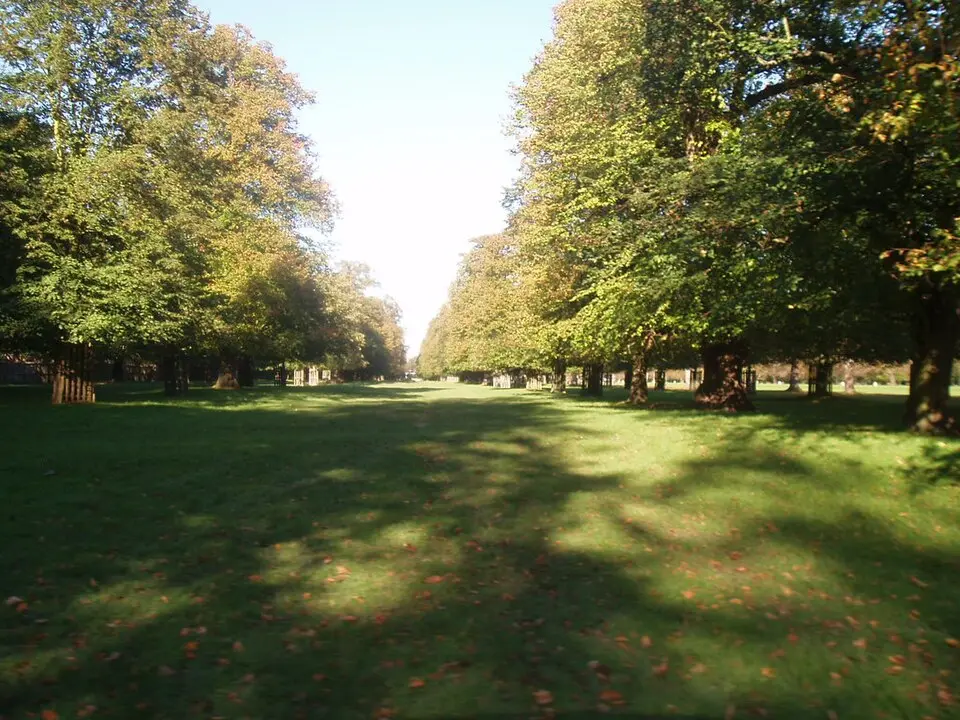 Image: Ojw at English Wikipedia · CC BY-SA 3.0 Bushy Park