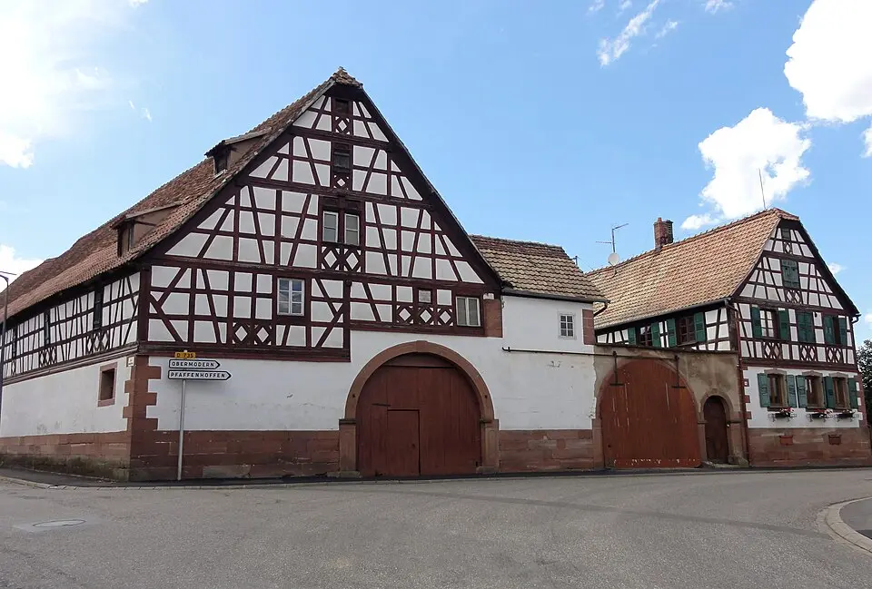 Image: © Ralph Hammann - Wikimedia Commons · CC BY-SA 4.0 Buswiller