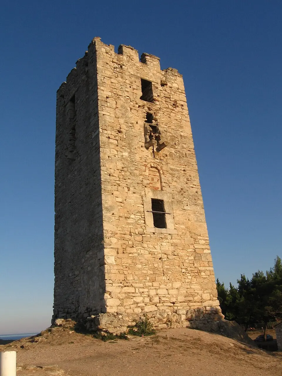 Μεσαιωνικός Πύργος Νέας Φώκαιας