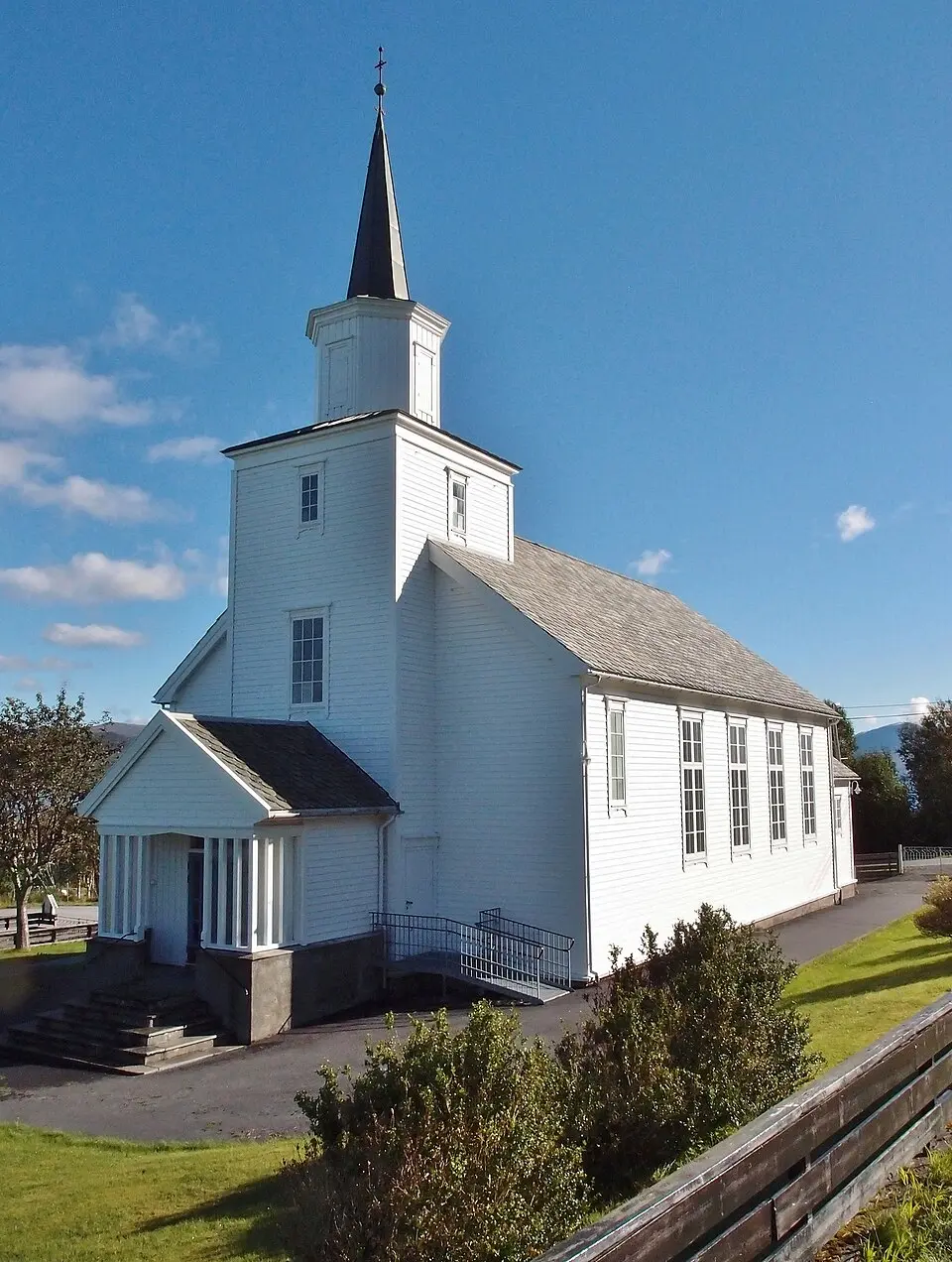 Åram kirke