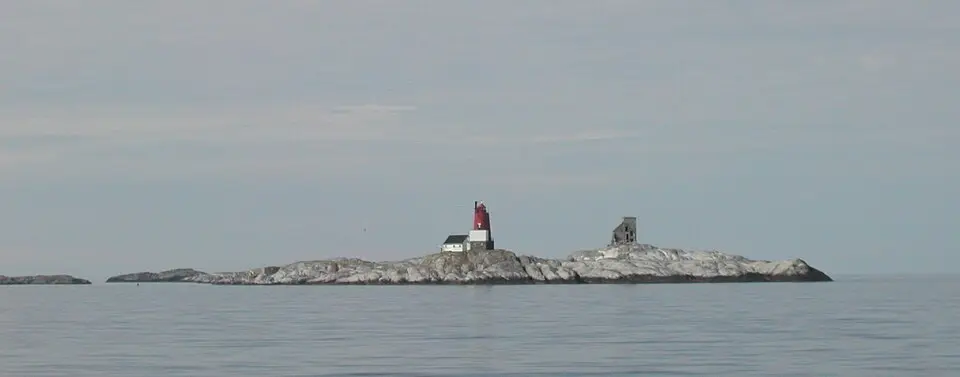 Åsvær fyr