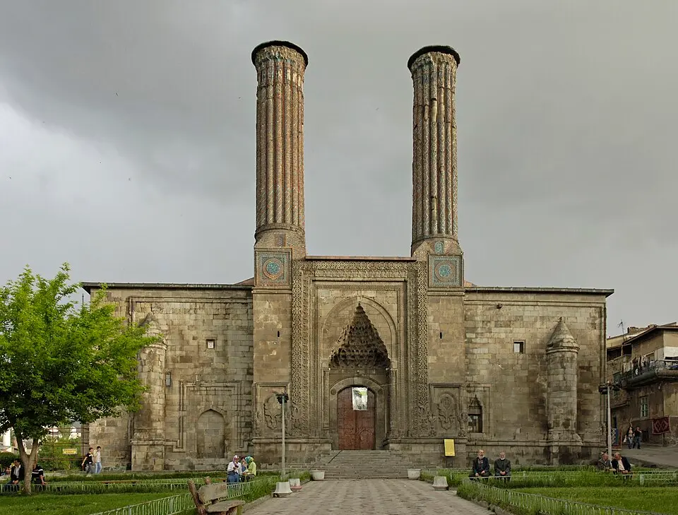 Çifte Minareli Medrese