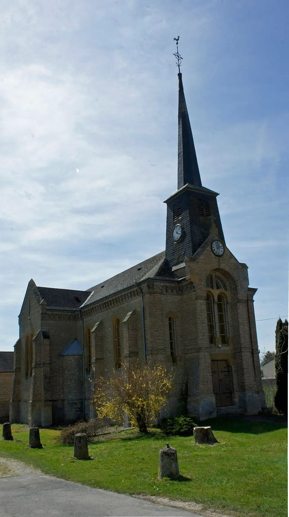 Image: G.Garitan · CC BY-SA 3.0 Mont-Saint-Remy
