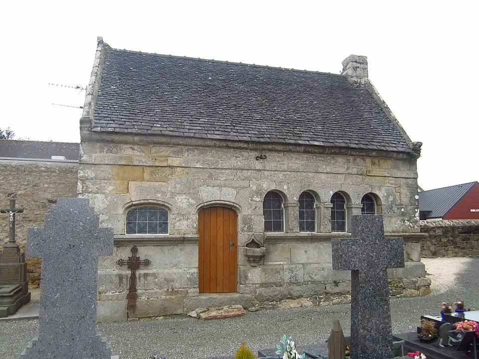 chapelle-ossuaire de Plougar