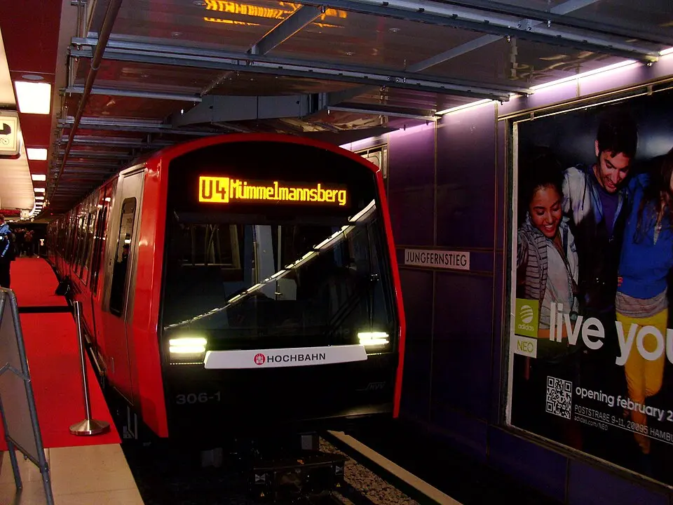 U4
