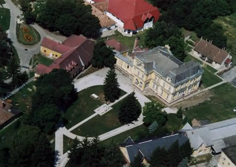 Image: Civertan · CC BY-SA 3.0 Öreglak