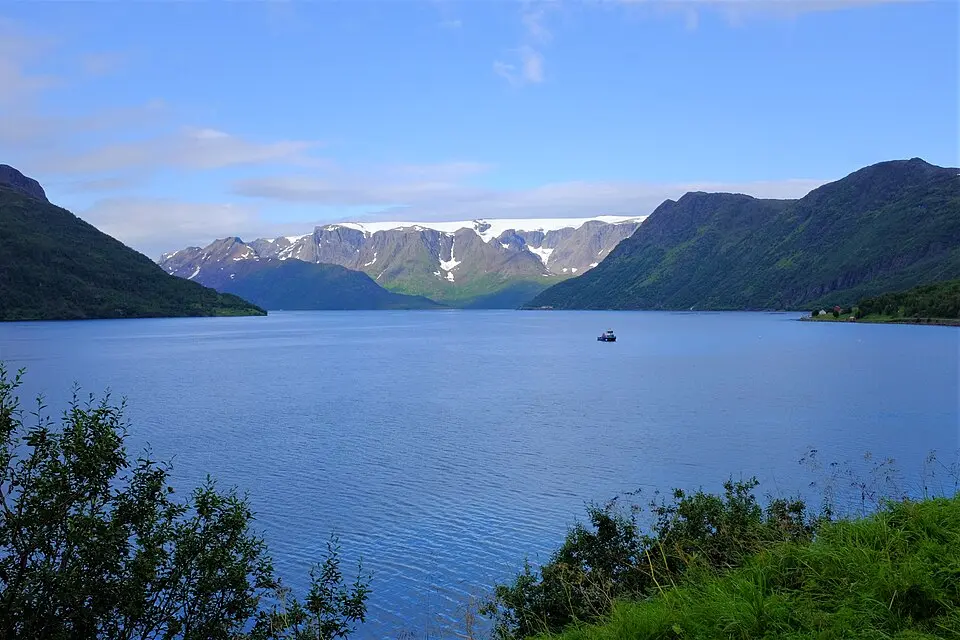 Øksfjorden