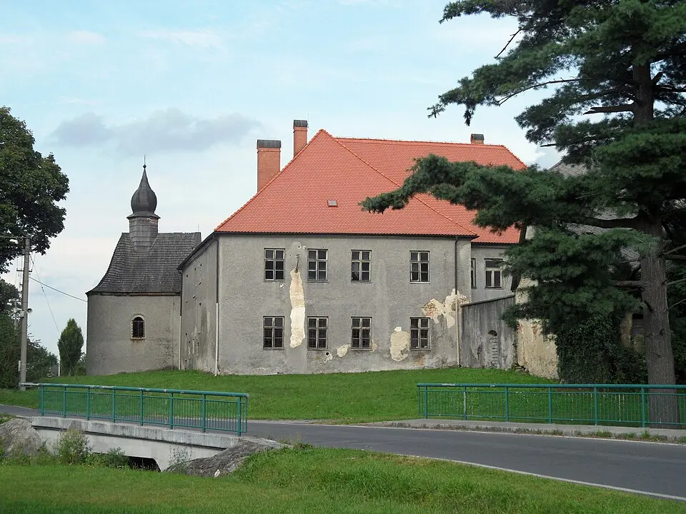 Obrázok: Stribrohorak · CC BY-SA 3.0 Dvorec čp. 67