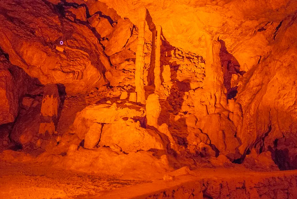 İnsuyu mağarası
