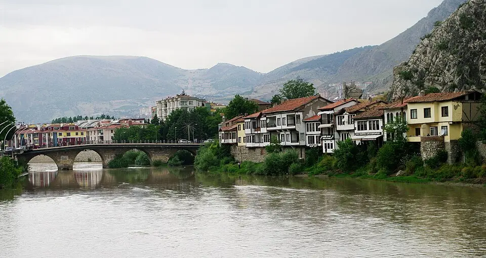 İstasyon Köprüsü