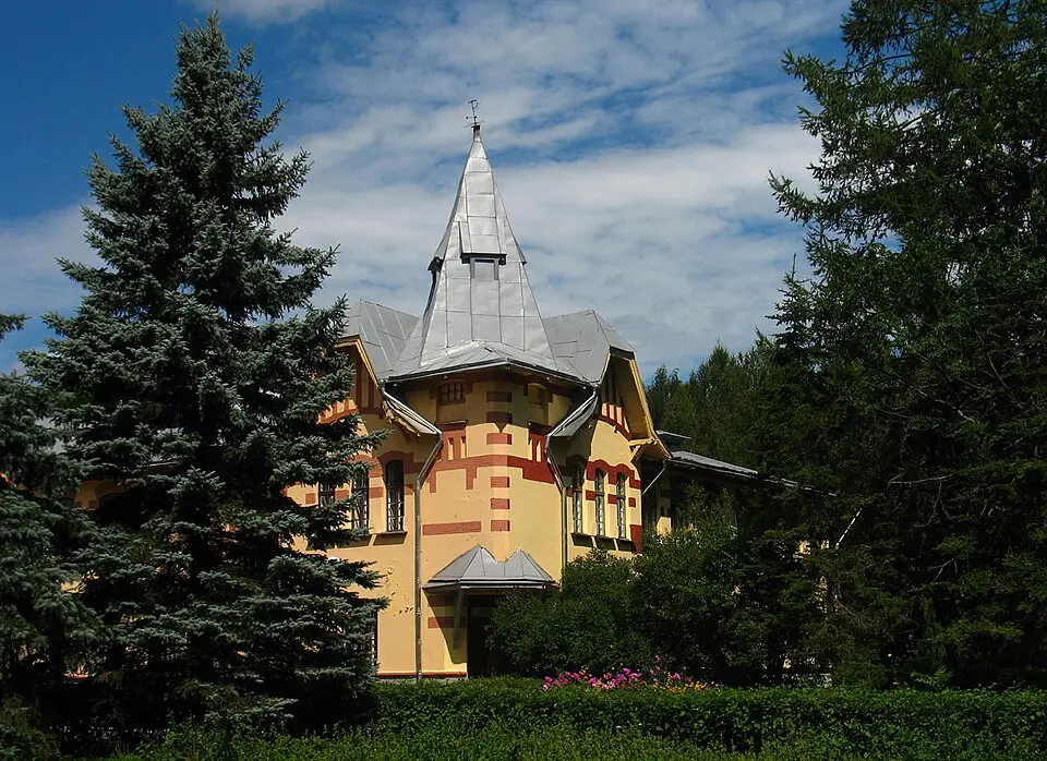 Лужасна