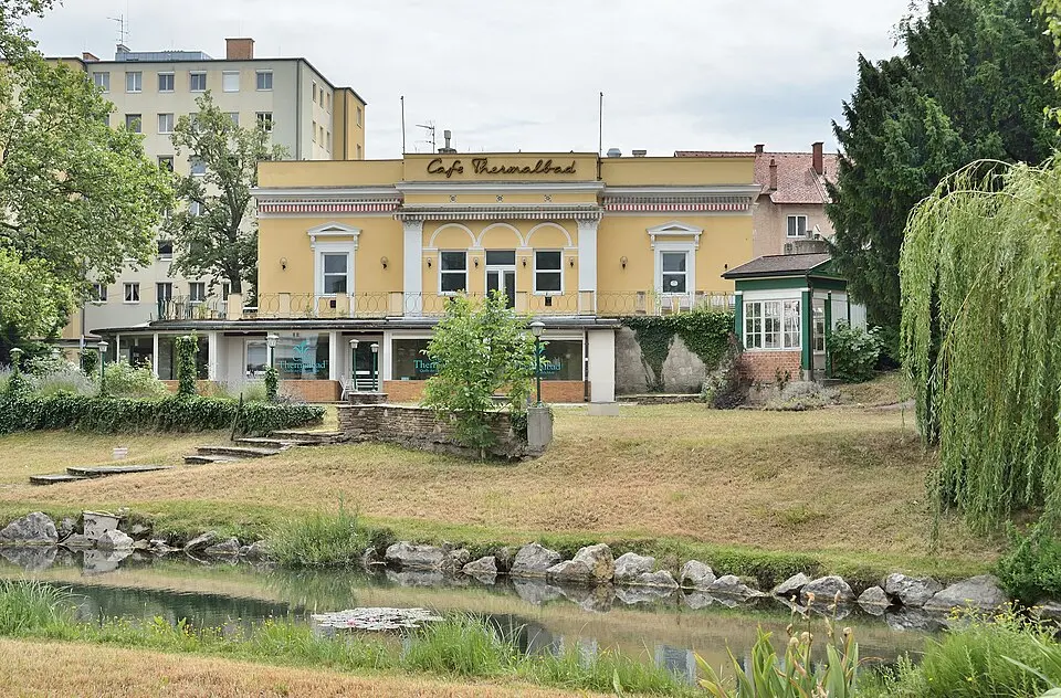 Villenanlage Pereira-Arnstein, Café Thermalbad