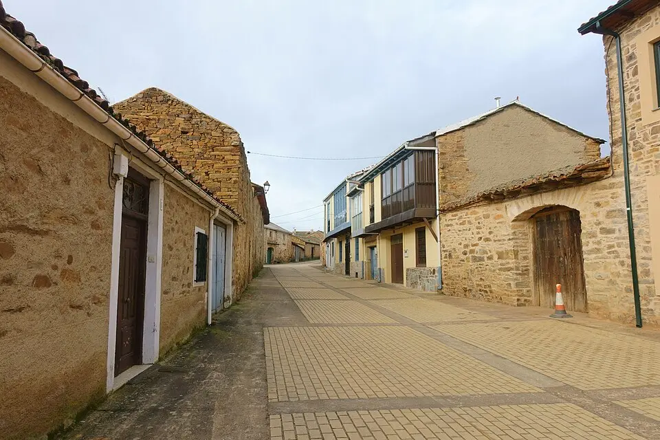 Bild: Rodelar · CC BY-SA 4.0 Santa Colomba de Somoza