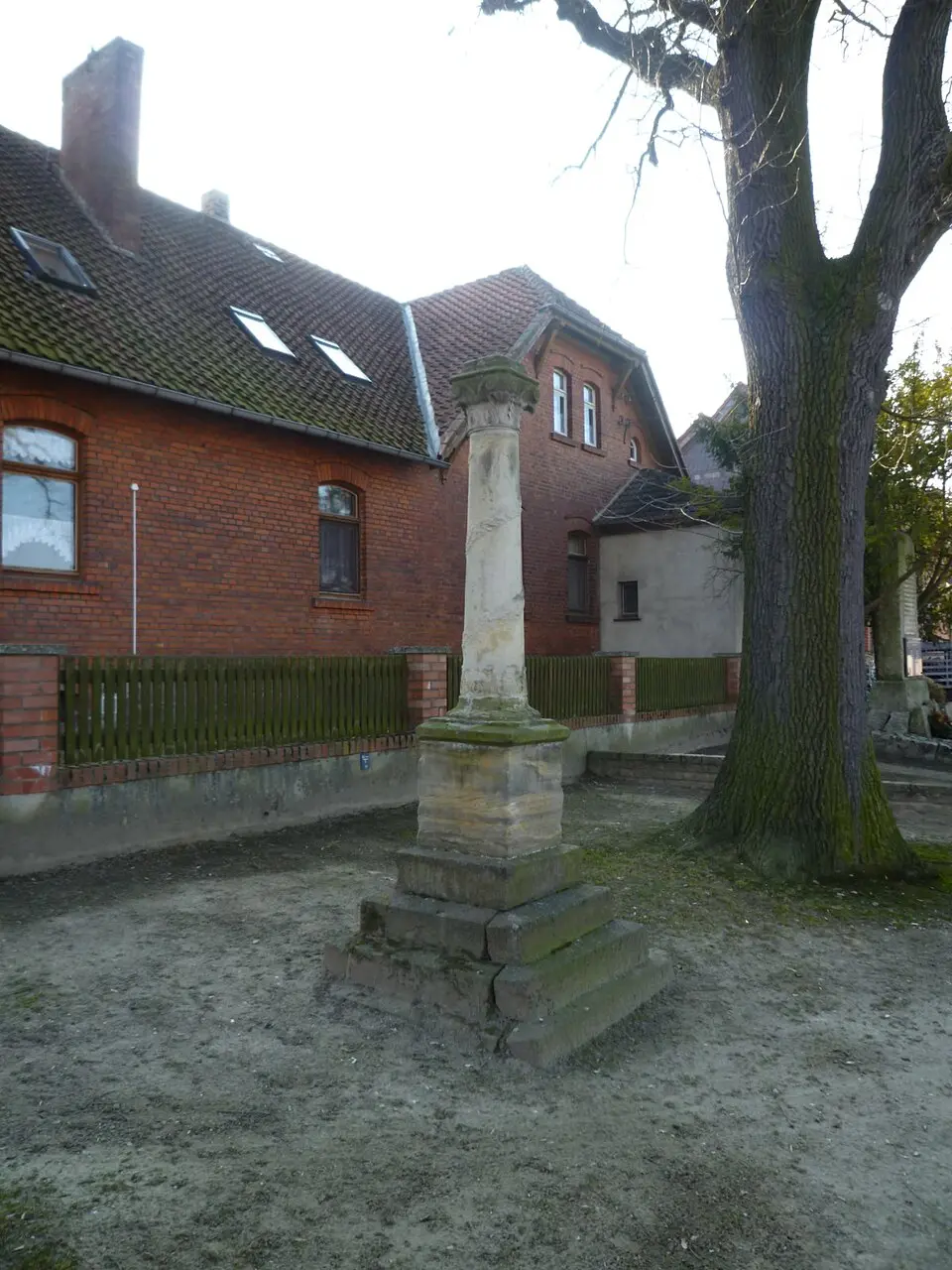 Obrázok: Nuxvonhier · CC0 Kriegerdenkmal Mannhausen