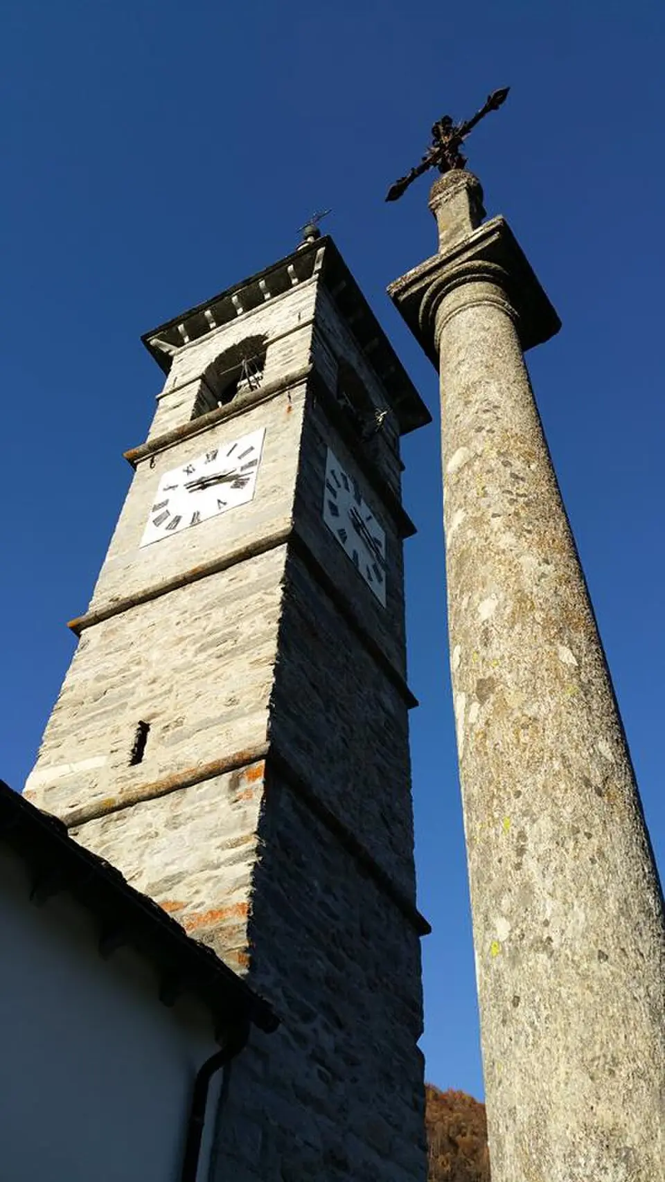 Pfarrkirche San Giovanni Battiste und Beinhaus