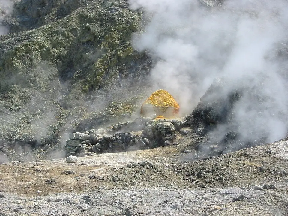 Image: Donar Reiskoffer · CC BY 3.0 Solfatare