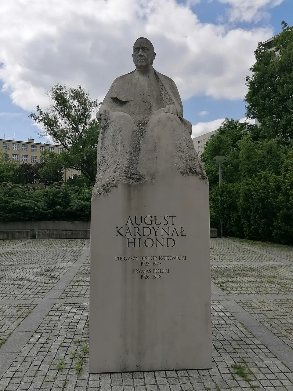 Pomnik Augusta Hlonda w Katowicach
