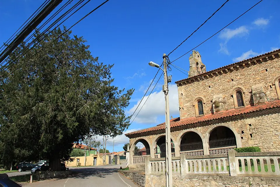 campo de iglesia de San Juan de Cenero