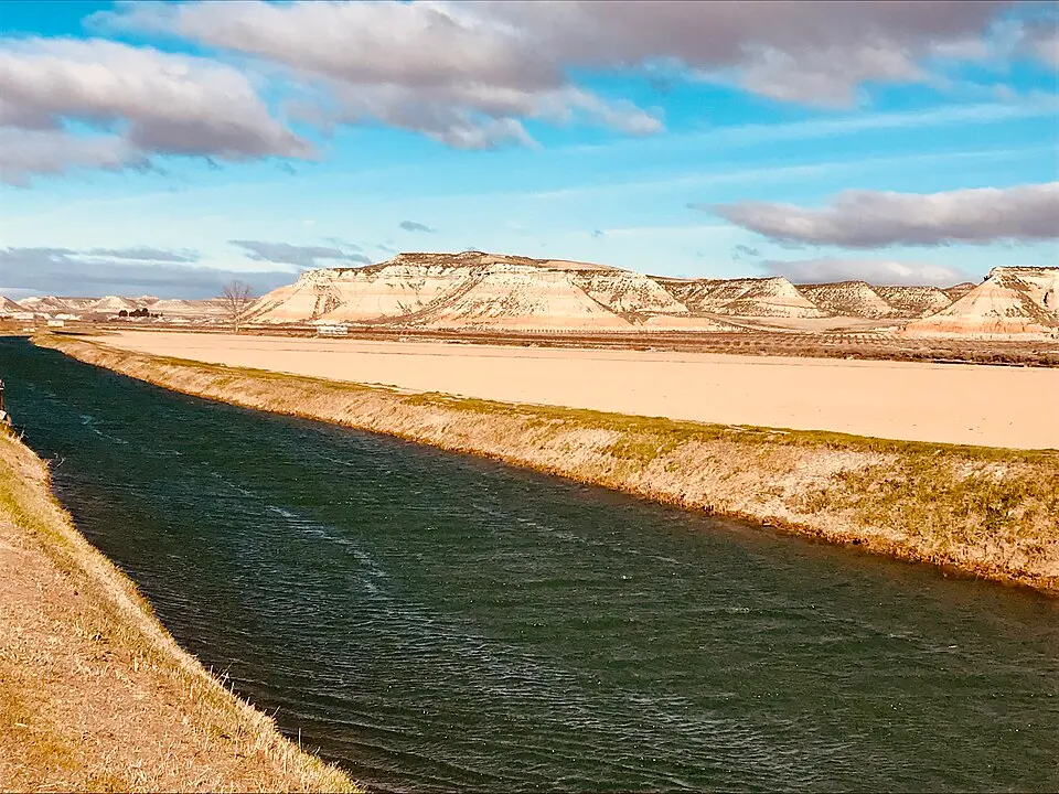 Canal de Tauste