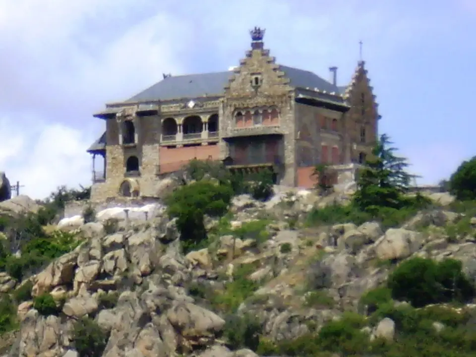 Palacio del Canto del Pico