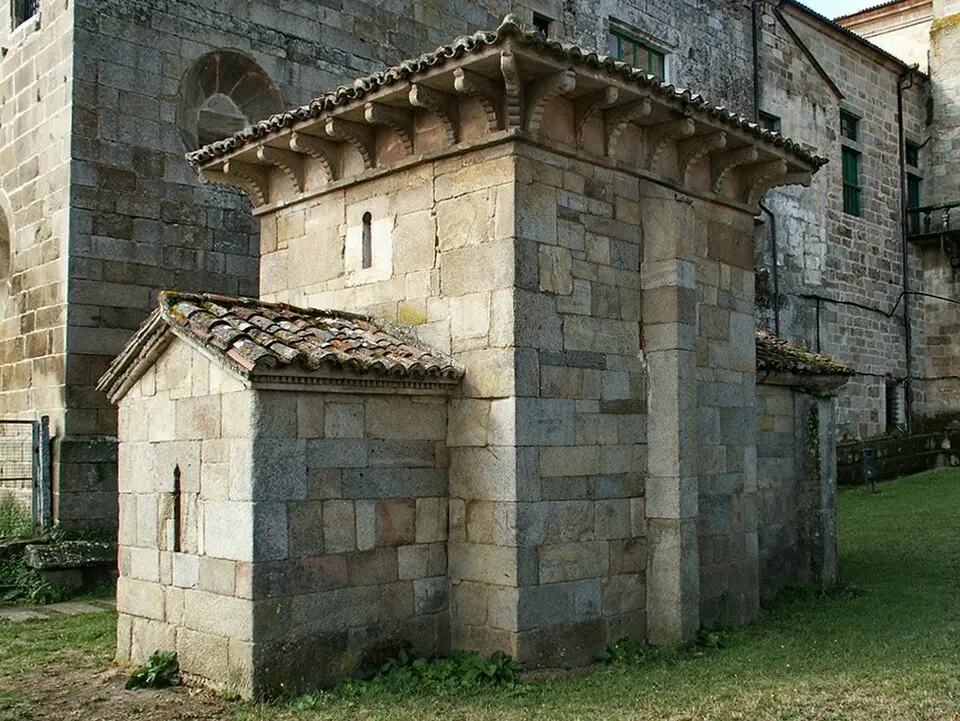 Kép: Dirkvde · CC BY-SA 3.0 Capilla de San Miguel de Celanova