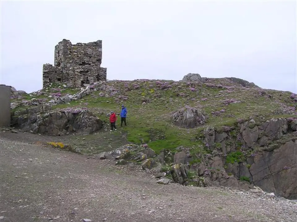 Slika: Kenneth Allen · CC BY-SA 2.0 Carrickabraghy Castle