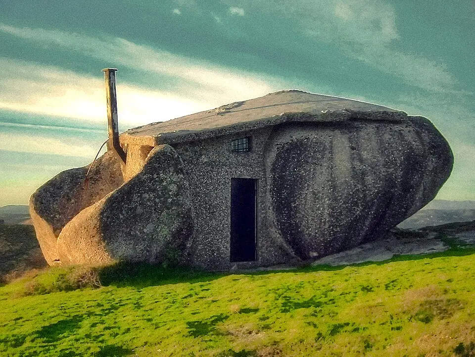 Bild: Feliciano Guimarães from Guimarães, Portugal · CC BY 2.0 Casa do Penedo
